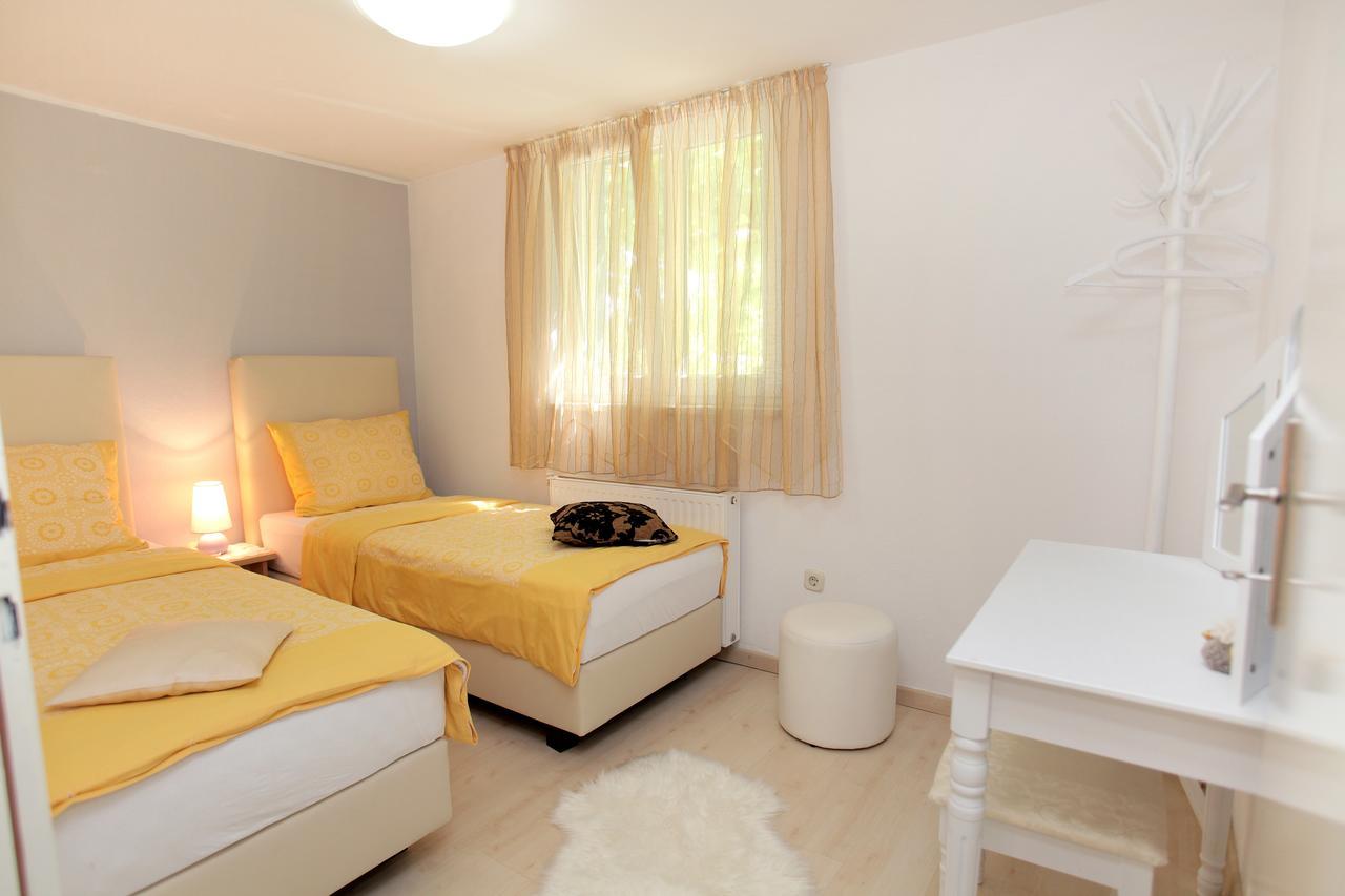Apartment Eva Trogir Exterior photo