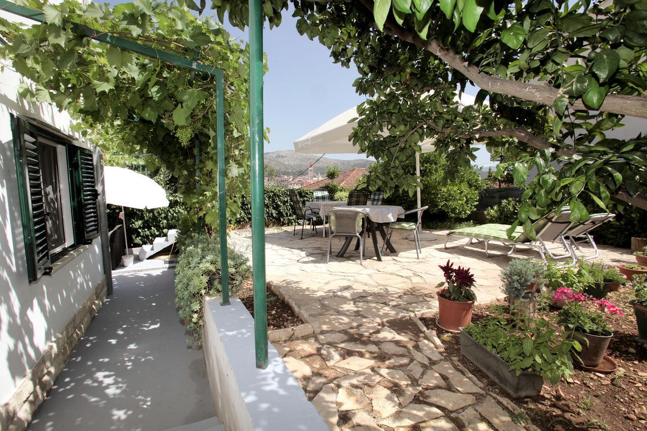 Apartment Eva Trogir Exterior photo