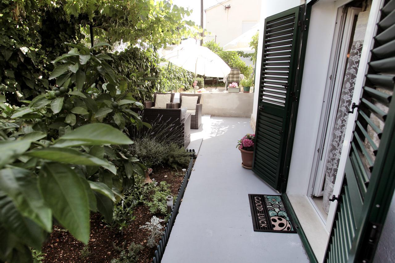 Apartment Eva Trogir Exterior photo